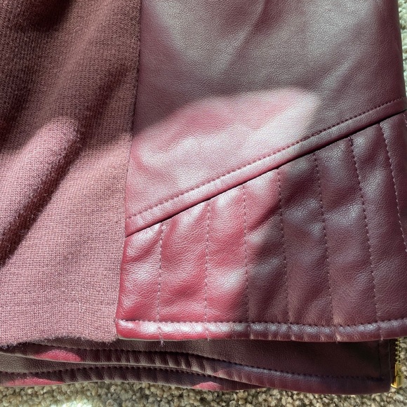 Leather jacket - Picture 4 of 7